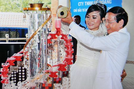 Đại gia cưới vợ